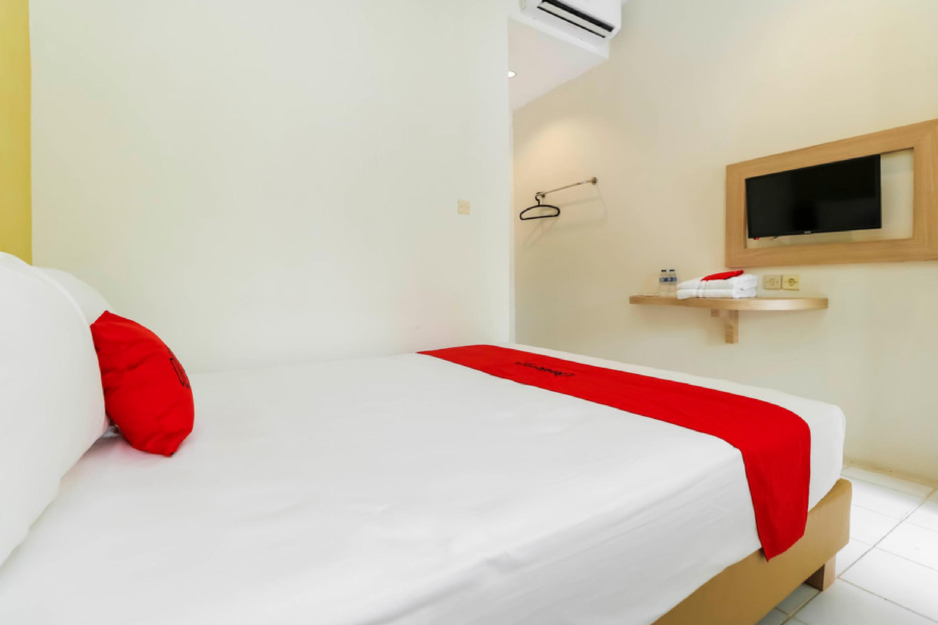 Reddoorz Plus @ Slamet Riyadi Surakarta  Exterior photo