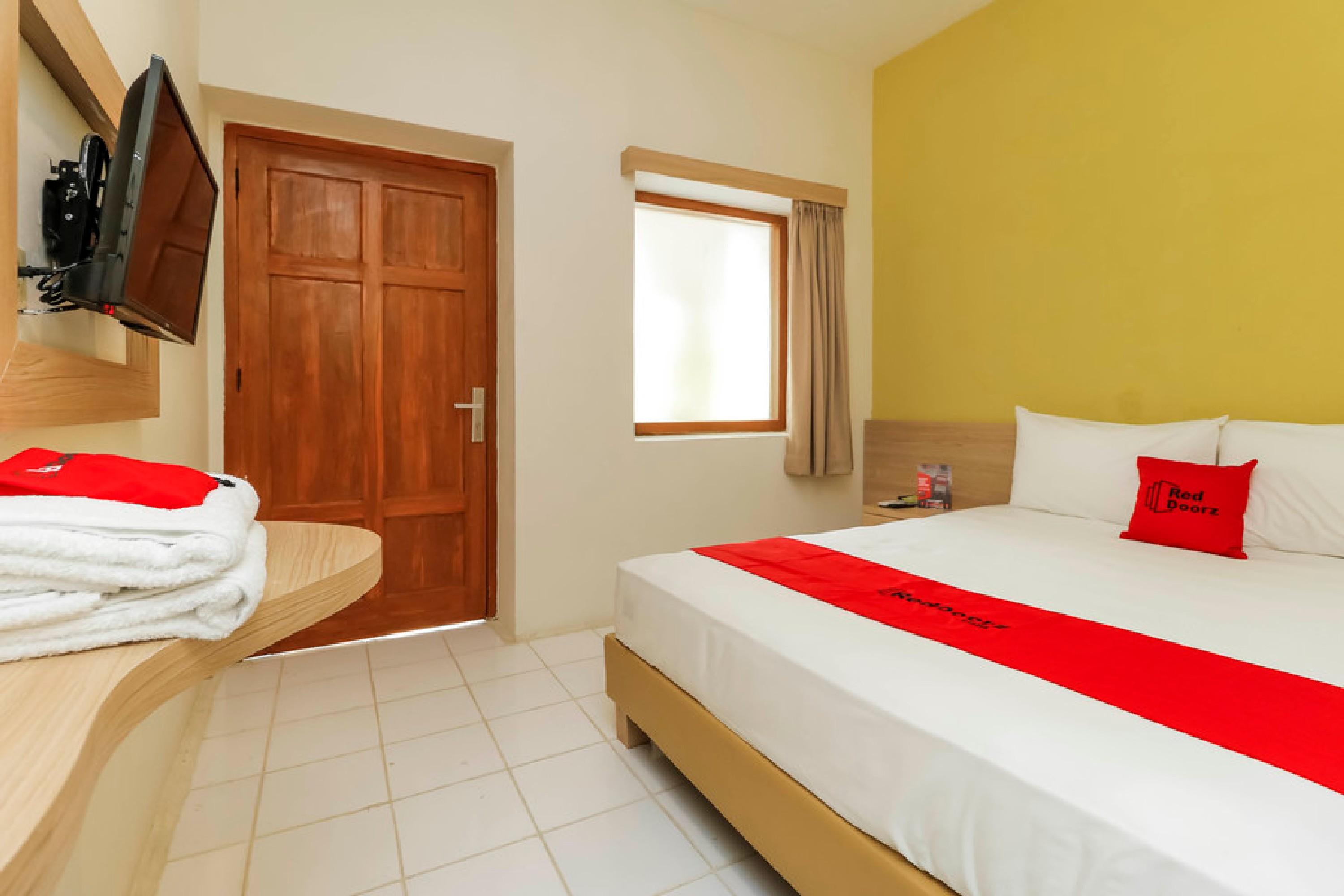 Reddoorz Plus @ Slamet Riyadi Surakarta  Exterior photo